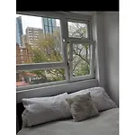 Room In Friendly Apartment Central London