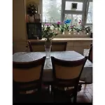 Room In Friendly Apartment Central London
